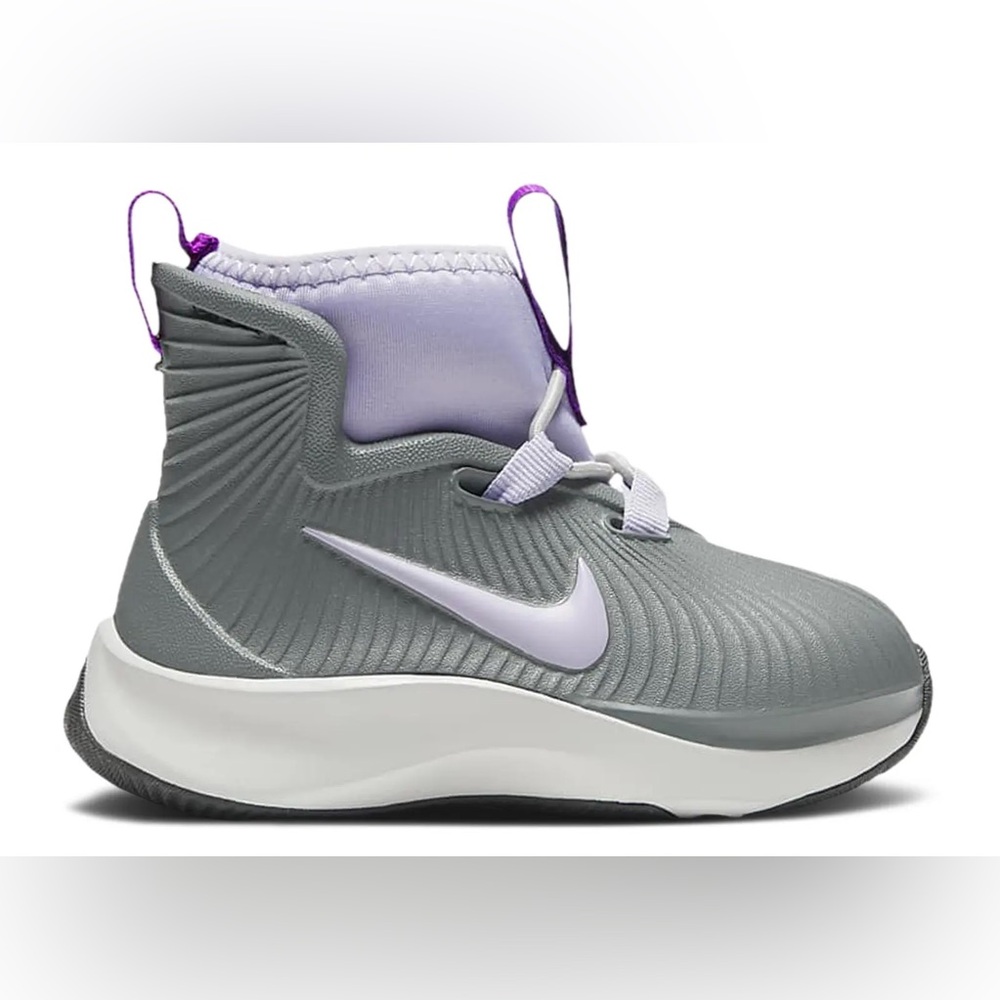 Nike Binzie Sneaker Boot TD Waterproof Size 10C Grey and Violet Frost